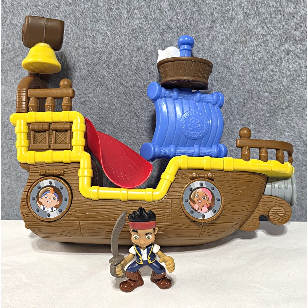 Disney Jake & the Never Land Pirates Ship Bathtub Playset w/ Jake figure